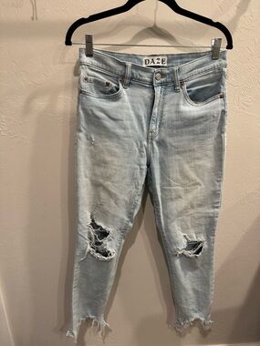 Daze Light Wash Distressed Women’s Jeans